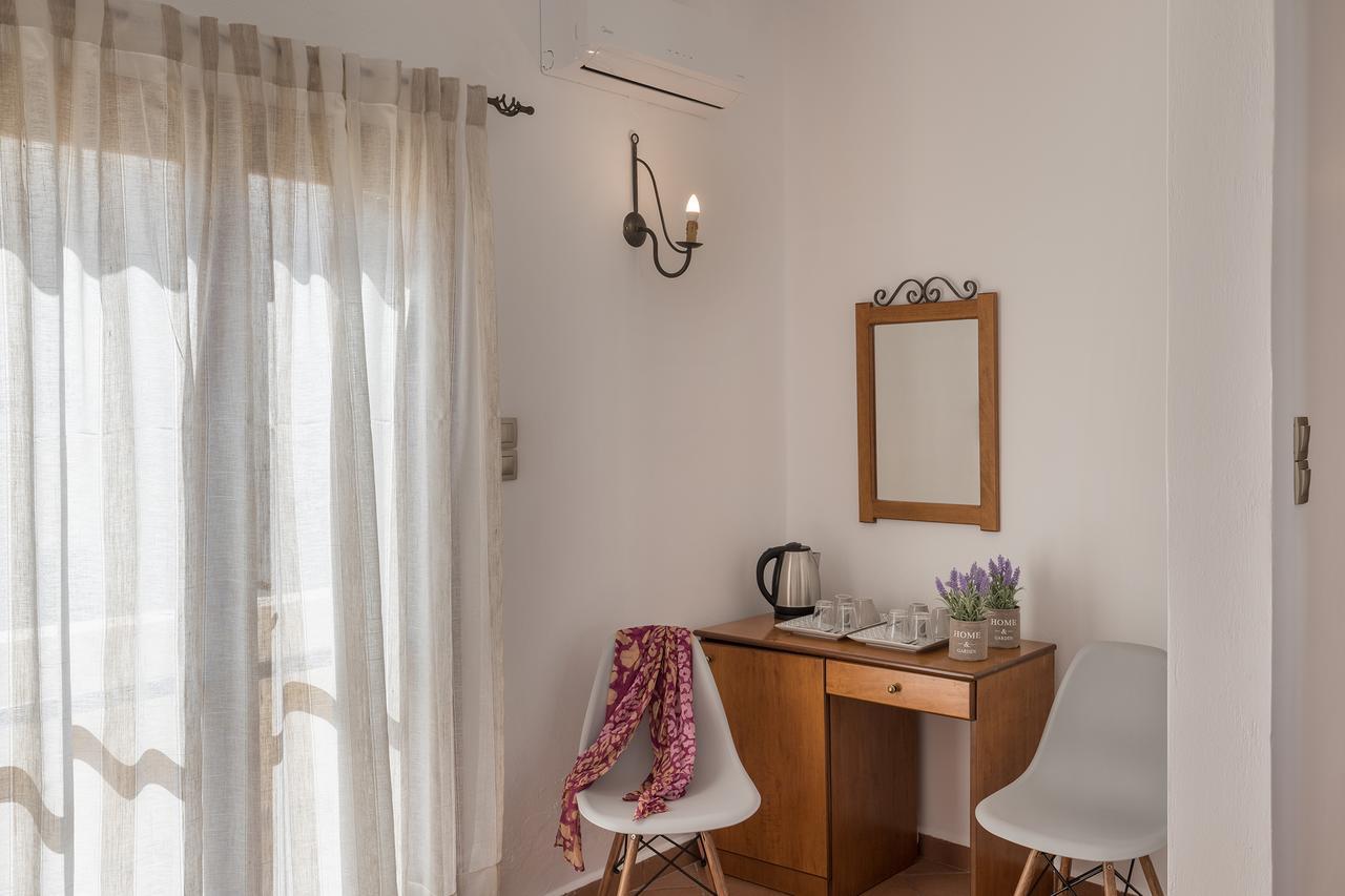 Iliada Hotel Ermoupoli Eksteriør billede