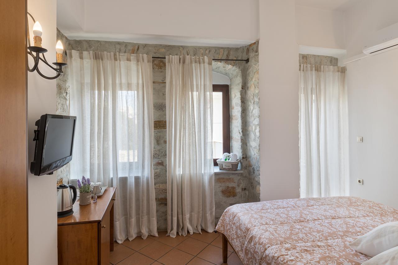 Iliada Hotel Ermoupoli Eksteriør billede